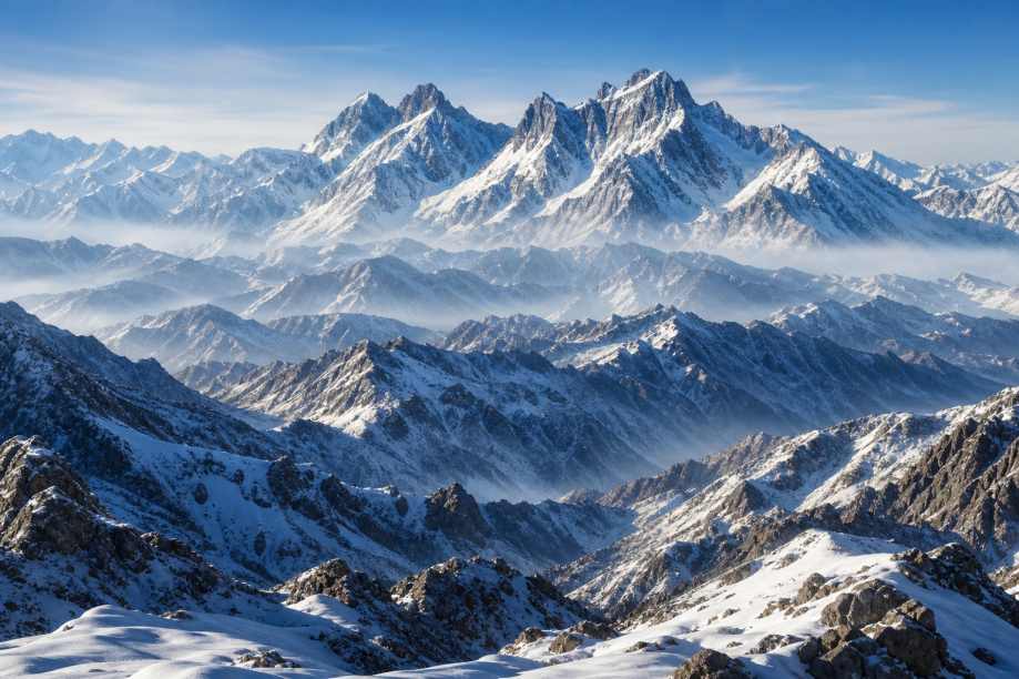 群山雪景 层峦叠嶂 银装素裹 壮阔山河 4K壁纸